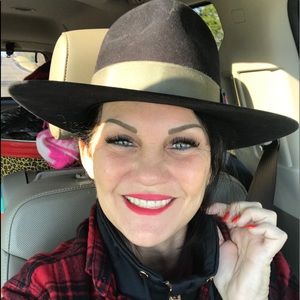 Meet your Posher, Kelli